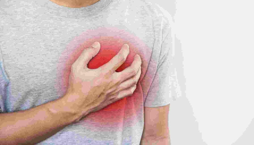 متى تكون دقات القلب خطيرة وكيفية التعرف على أعراض القلب المقلقة
